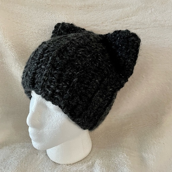 **SALE**. Cat ear beanie - Picture 4 of 5